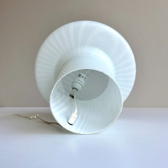 Image 1 of Lampe de table vintage Peill et Putzler verre opalin Zebra Design lampe champignon années 70 années 80 Mid Century Moderne