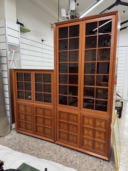 Deux vitrines de Fabrizio Poldaretti pour la ligne de meubles Fox Hunting.