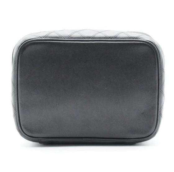 Originele Chanel Zwarte Lamsleren Cosmetische Tas, circa 2000s – Portemonnees & klein lederwaren, Leather (photo 4 of 10)