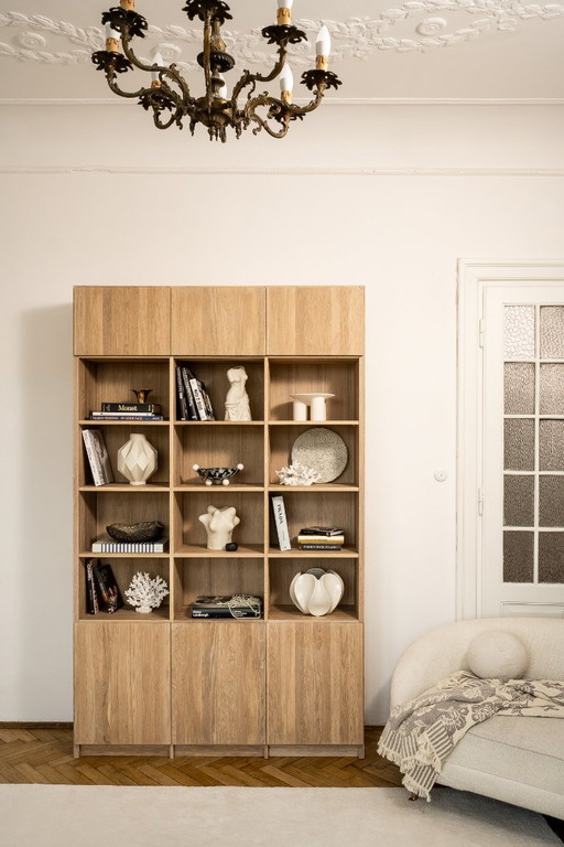 Bibliothèque en chêne massif blanchi 150×243×35 cm | par KONDOR