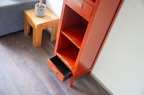 Image 1 of Originaler, handgefertigter chinesischer Schrank.