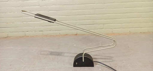 Lámpara de mesa posmoderna 