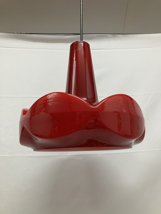 Image 1 of Lampada a sospensione vintage in vetro opalino rosso di Peill & Putzler anni '60