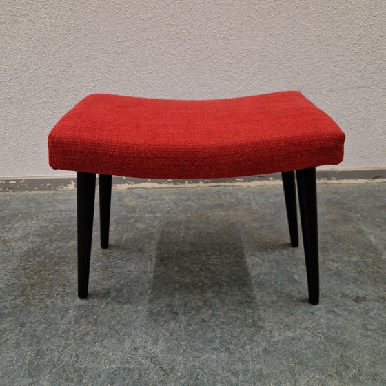 Fifties Vintage Red Footstool – Textile, Wood (photo 8 of 9)