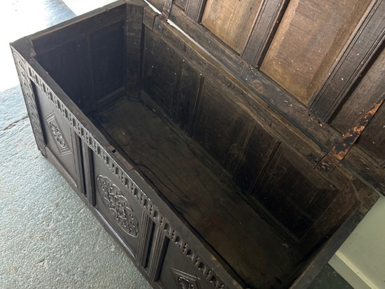 Rare 17th Century Carved Oak Coffer Charles II Period Circa 1660-1680 – Storage cabinet, Wood (photo 8 of 8)