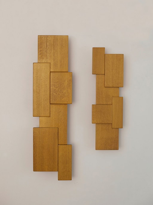 Par de apliques de pared modernistas hechos a mano en madera maciza (roble), vintage, circa 1980
