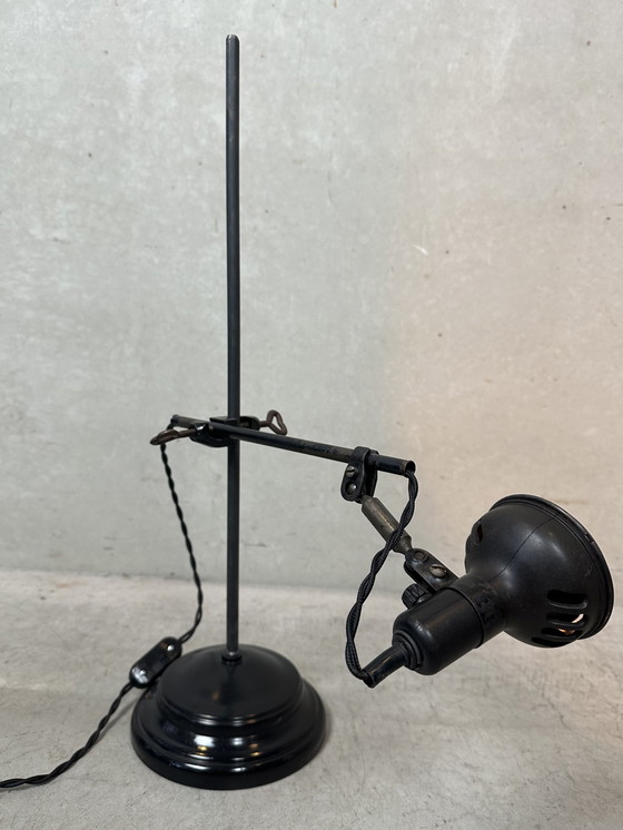 Image 1 of Lampada da tavolo industriale in bachelite - Singer