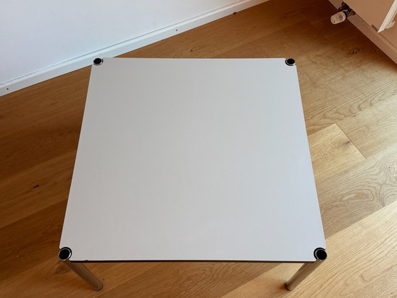 1. Edition, 1970er, USM Haller Couchtisch 75 × 75 cm, Perlweiß Laminat, Selten, Couchtische, Chrom, Grau (Foto 3 von 14)