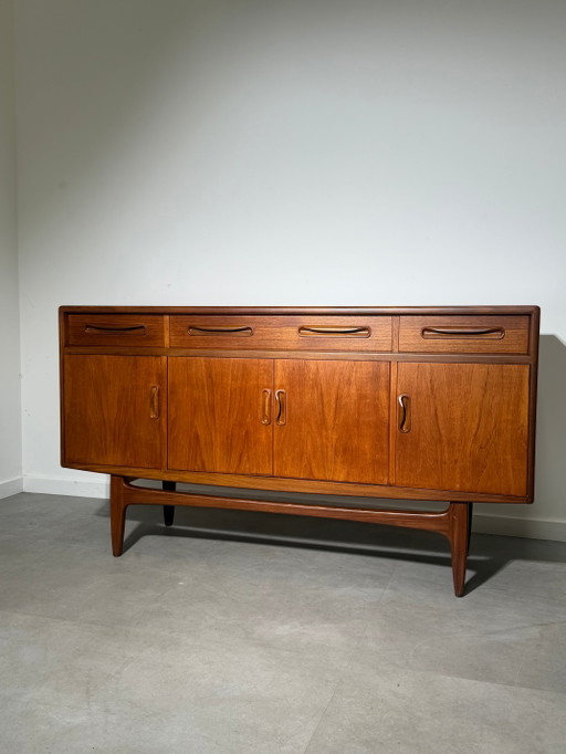Victor B. Wilkins “Fresco” Teak Sideboard for G-Plan – 1960s – dressoirs (photo 2 of 6)