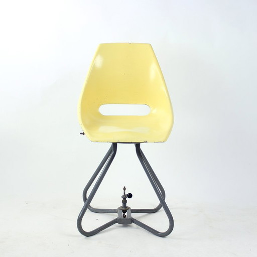 Gele tramstoel van Miroslav Navratil voor Vertex, 1960