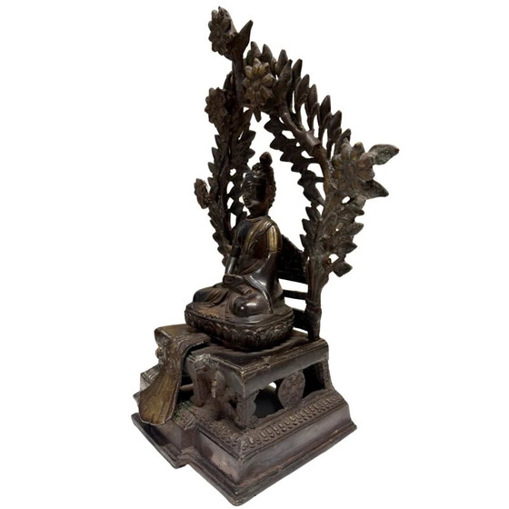 Bouddha Shakyamuni de l'Himalaya antique avec auréole – XVIIe-XVIIIe siècle – Lot 406 – Sculptures, Bronze (photo 18 of 25)