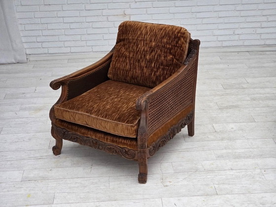 Image 1 of Jaren 1930-1935, Deense fauteuil, meubelvelours, meubelgaas, gesneden essenhout.