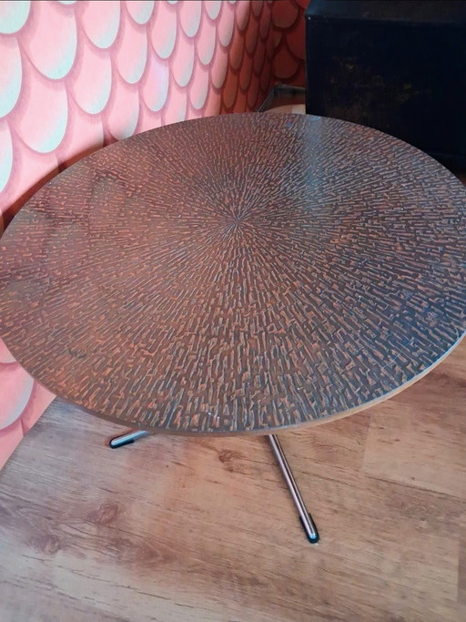 Table basse brutaliste scandinave avec incrustations de cuivre, années 1960/1970