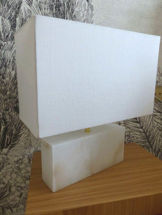 Image 1 of Paar rechteckige Designer-Tischleuchten von CB2 in Naturweiß, Alabaster und Leinen