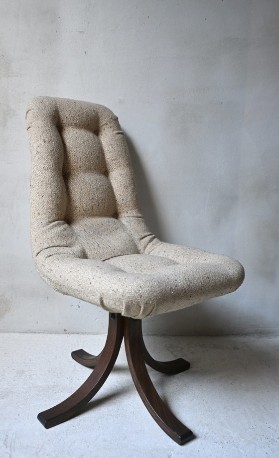Sechs skandinavische Design Drehbar Esszimmerstühle Aus Den 60er Oder 70er Jahren – scandinavisch, Wool, Wood (photo 9 of 10)