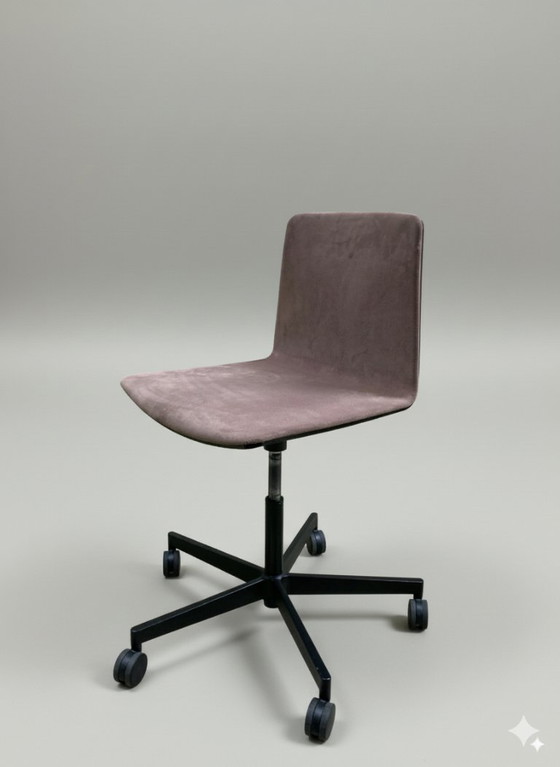 Image 1 of Pedrali Noa 727/4 office chair — Italian design (3 available)