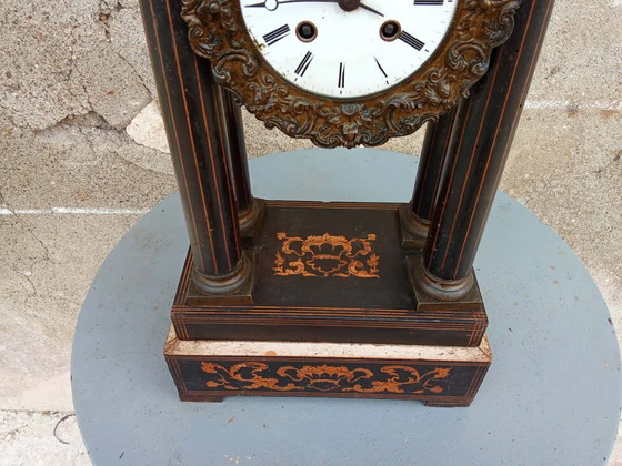 Image 1 of Portikusuhr – Zeit Karls X. – Restaurierungsbedürftig