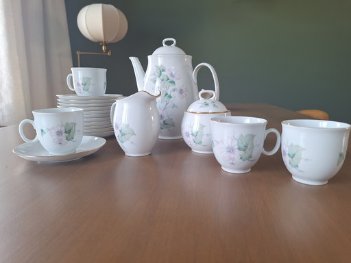Service à café en porcelaine fine de Bohême – Thun Tchécoslovaquie – 12 personnes