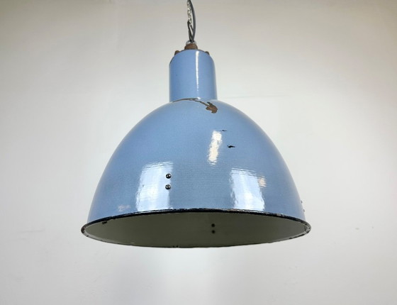 Image 1 of Bauhaus-Industrie-Hängeleuchte aus blauem Emaille, 1950er Jahre