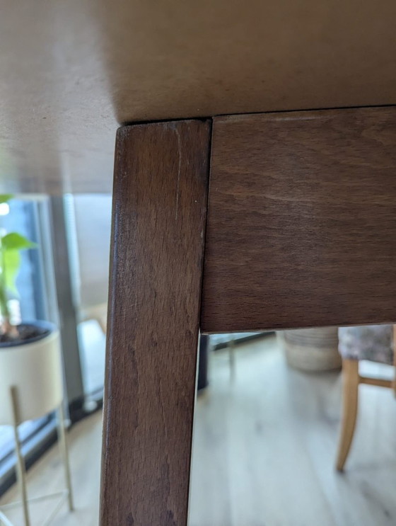 Image 1 of Tavolo da pranzo rotondo in legno