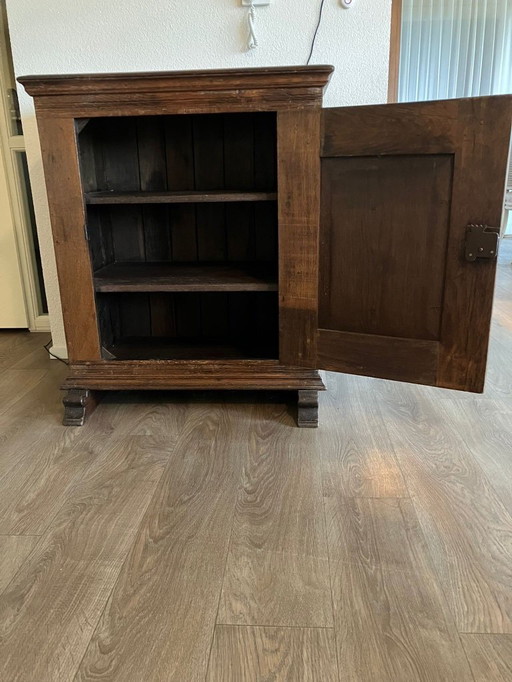 Antieke spinde / voorraadkast