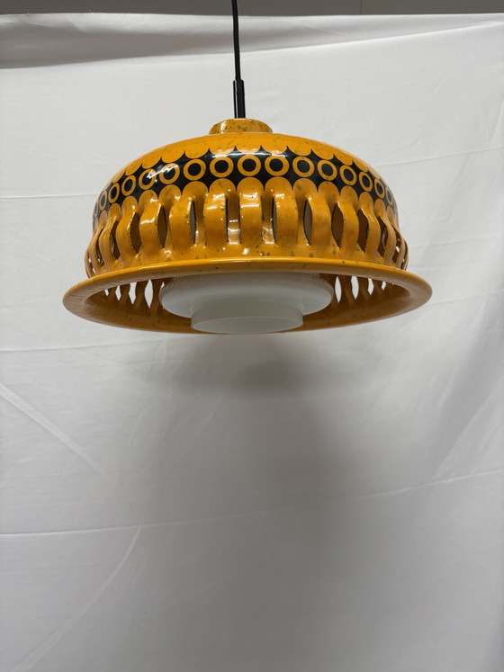 Image 1 of Lampada a sospensione vintage in ferro smaltato arancione degli anni '70