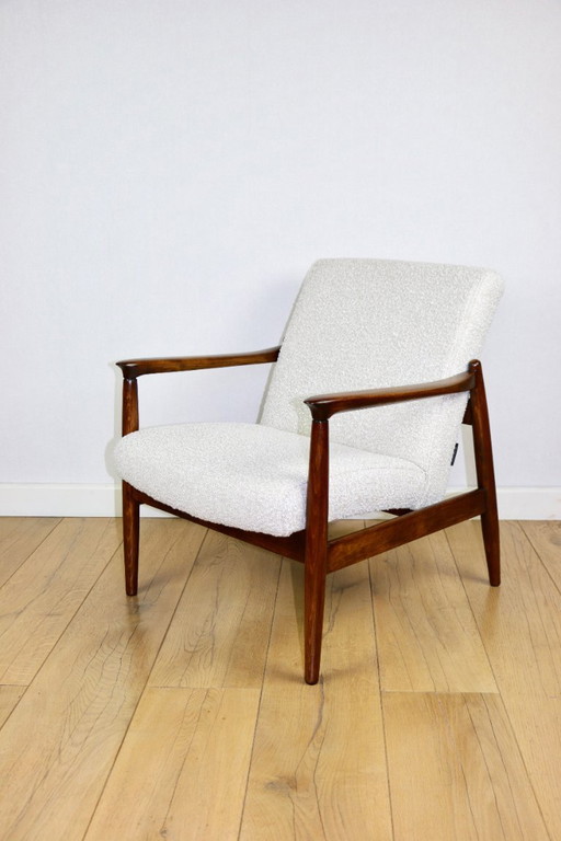 Sillón GFM-64, diseñado por Edmund Homa en los años 70, color blanco marfil - 2 unidades disponibles
