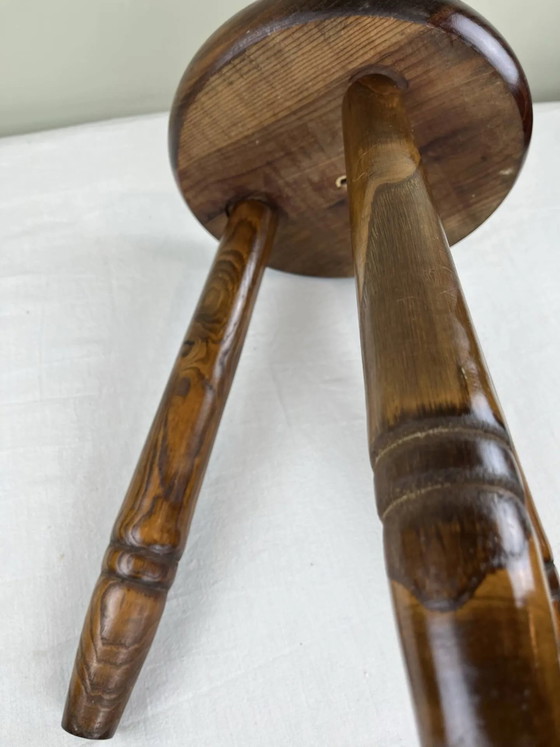 Antique tripod stool – Wood, Brutalist (photo 6 of 9)