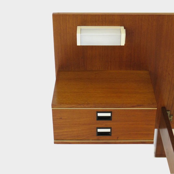 Image 1 of Vintage design bed in teak met nachtkastjes en verlichting