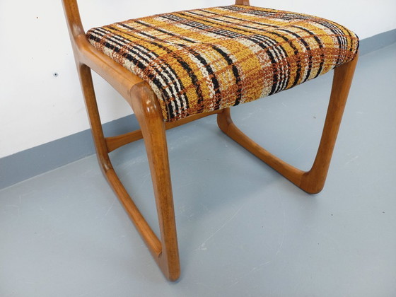 Image 1 of Sedia a slitta vintage del marchio Baumann, in legno e tessuto di lana, risalente agli anni '70.