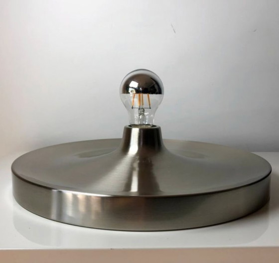 Image 1 of Applique moderniste disque style Charlotte Perriand – OVNI space age argenté - Diamètre 35cm