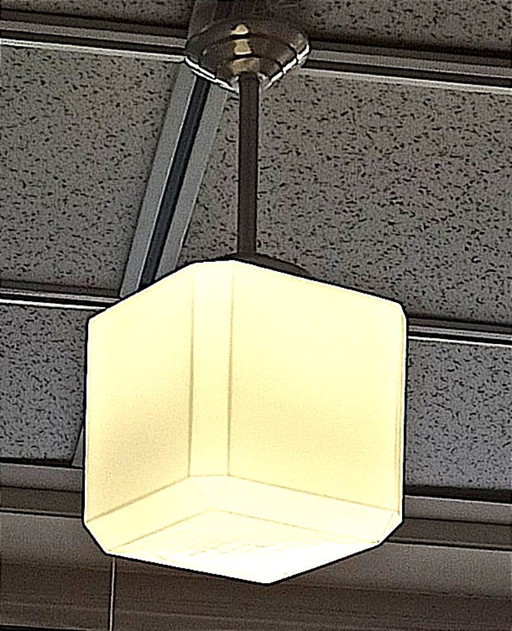 Suspension Cubique Opaline Blanche Art Déco Hauteur 44 cm Largeur 20 cm