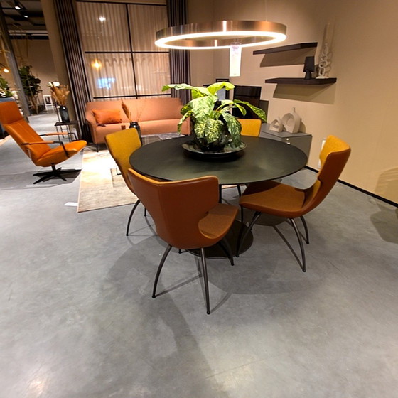 Image 1 of Leolux Columna dining table - Ø130