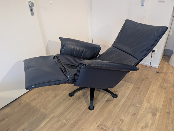 Image 1 of Poltrona relax Jori in pelle blu