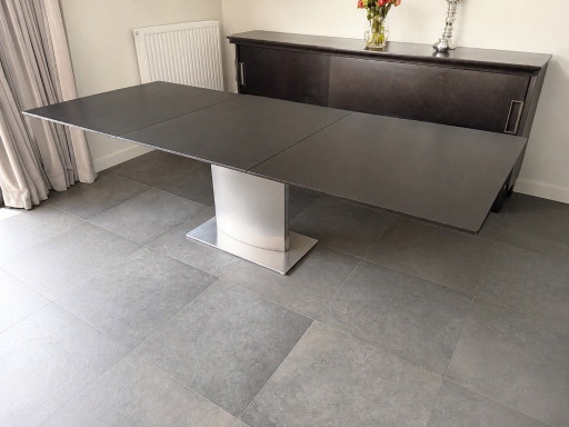 Draenert Adler II extendable dining table in solid oak
