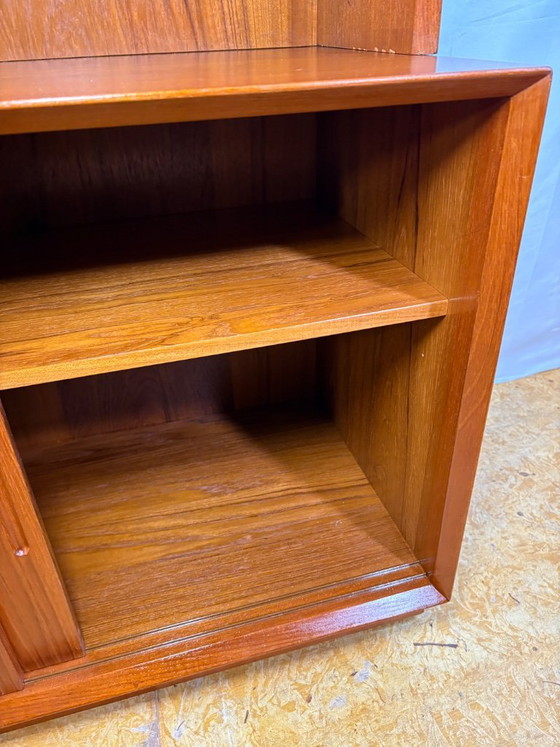 Image 1 of Mid Century Retro Teak Wall Unit / Bookcase by Poul Hundevad (1960s)  A fantastic and stylish mid century modern teak wall unit 