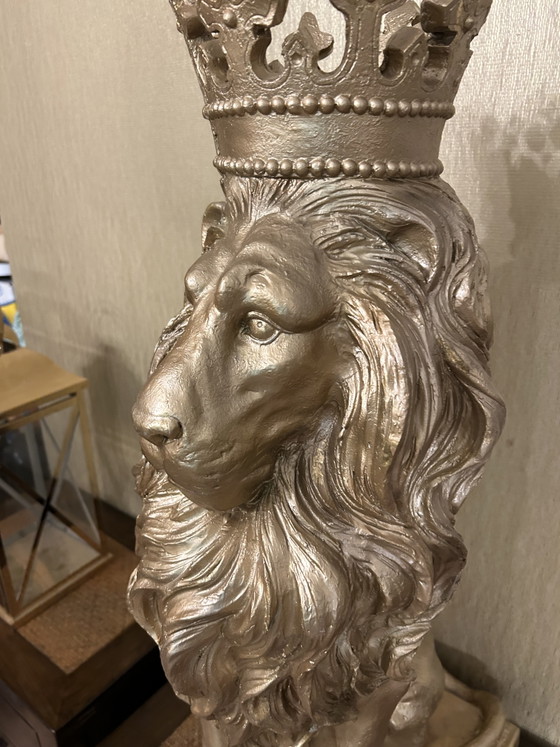 Image 1 of Große Löwenfigur für Garten oder Innenräume