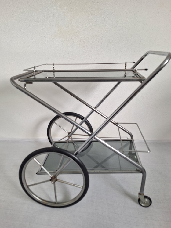 Carrello per bevande/carrello di servizio in stile Art Déco, anni '60 – Oggetti decorativi, Chrome, Glass (photo 2 of 9)