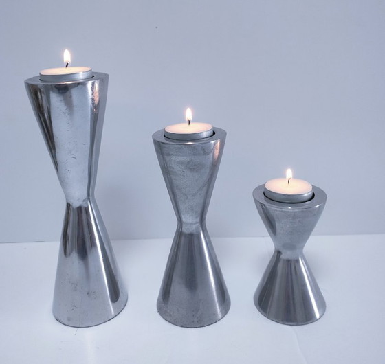 Three diabolo aluminum candle holders, 90s design – Aluminium (photo 10 of 11)