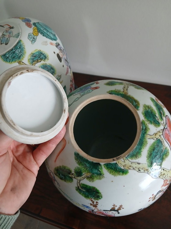 Image 1 of Paar grote chinese gemberpotten emaille Famille Rose 30cm
