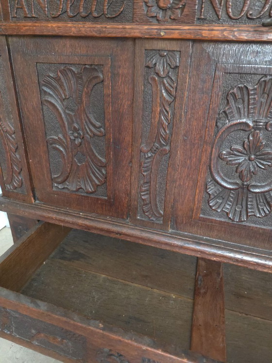 Wunderschöne antike Brauttruhe aus Eiche aus dem Jahr 1765 – Aufbewahrungsschrank, Wood (photo 13 of 17)