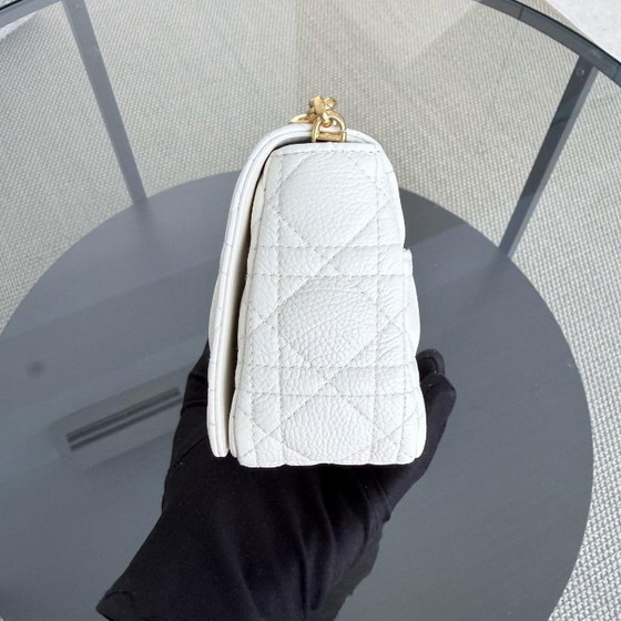 Image 1 of DIOR CARO PICCOLO - PELLE DI VITELLO MARMORIZZATA CANNAGE, FERRAMENTA BIANCA ORO