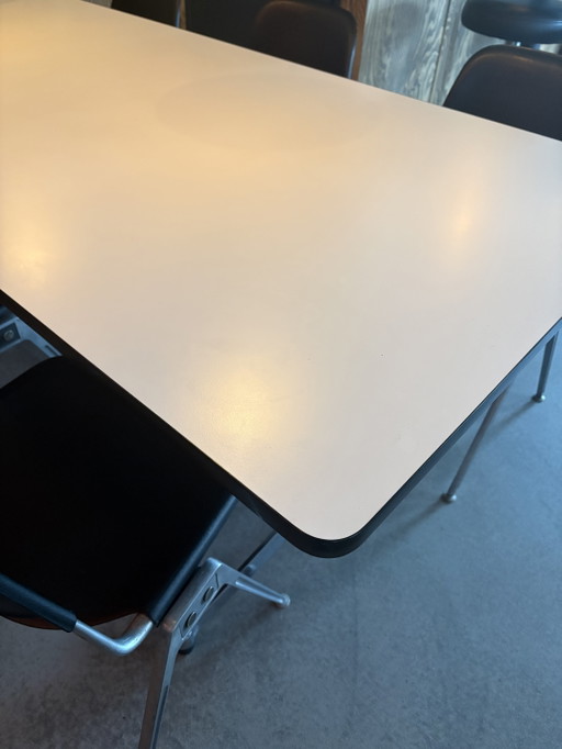 Table de salle à manger vintage Herman Miller – eettafels, Metal, Aluminium (photo 2 of 8)