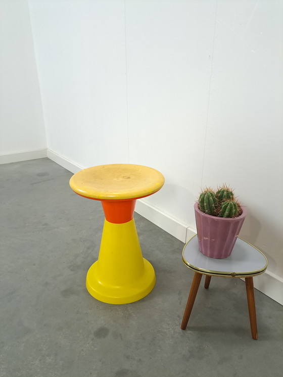 Image 1 of Tabouret en plastique de Suède Pat Pend Vintage