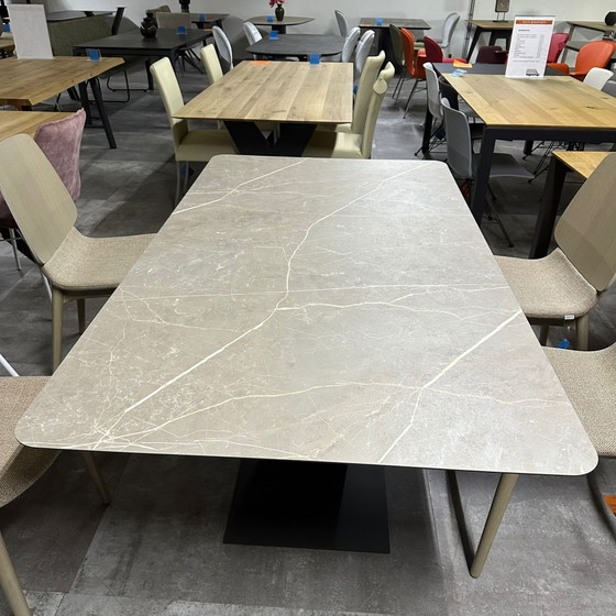Shelter – Bert Plantagie, Eettafels (photo 3 of 5)