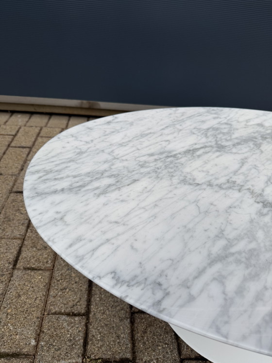Image 1 of Originele Knoll Tulip Ovale Salontafel Eero Saarinen Statuarietto 107x70