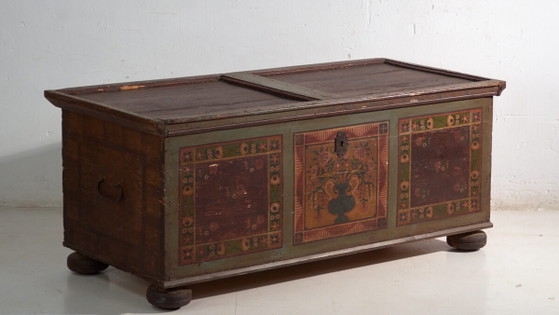 Coffre de dot polychrome ancien en pin – Europe Centrale, circa 1850 – Armoires de rangement, Iron (photo 3 of 40)