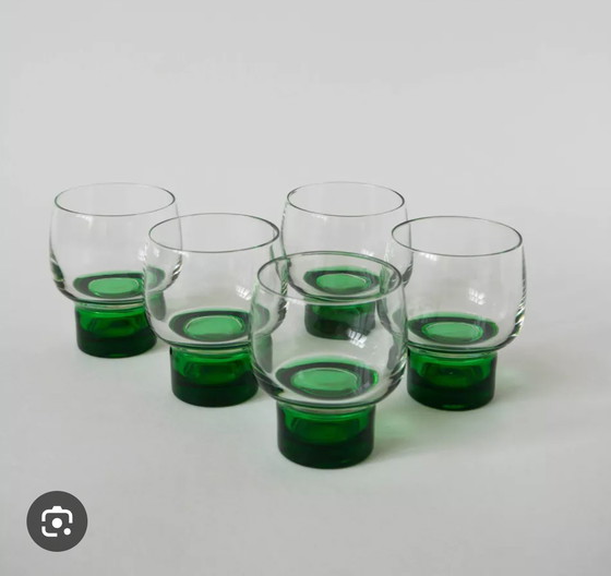 Image 1 of Set van 5 Kristallen Vintage Luminarc Likeurglaasjes met Massief Smaragdgroene Voet
