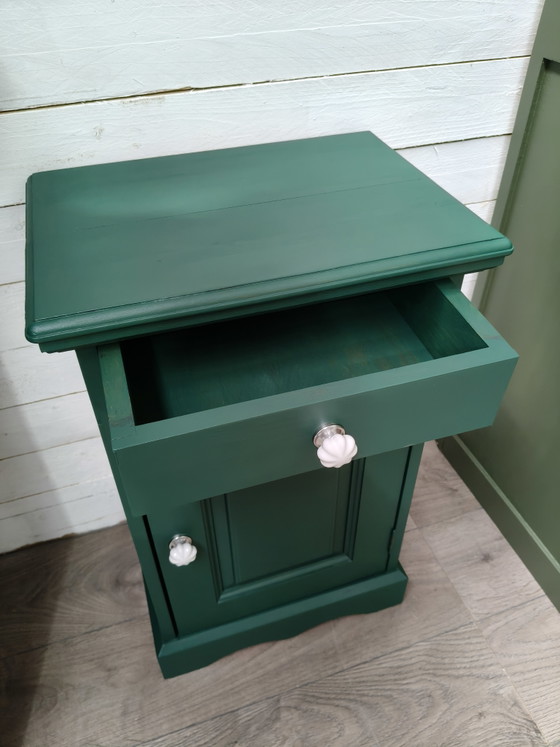 Image 1 of Nachtkastje 'groen'