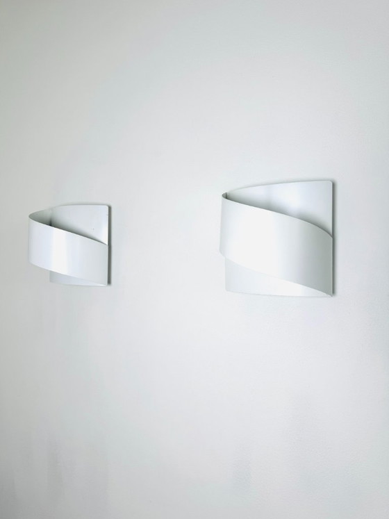 Model 8052 gebogen wandlampen van Peter Celsing voor Falkenbergs Belysning, Zweden, jaren 60 – Aluminium (photo 8 of 8)